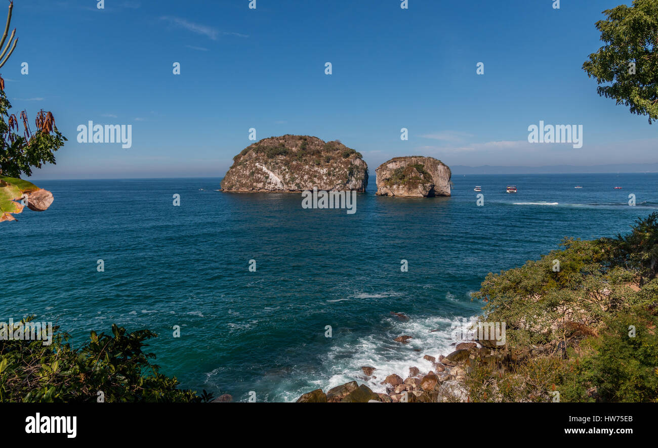 Los Arcos, au sud de la Puerta Vallarta au Mexique sont très populaires et un tuba nautique destination pour les touristes. Banque D'Images