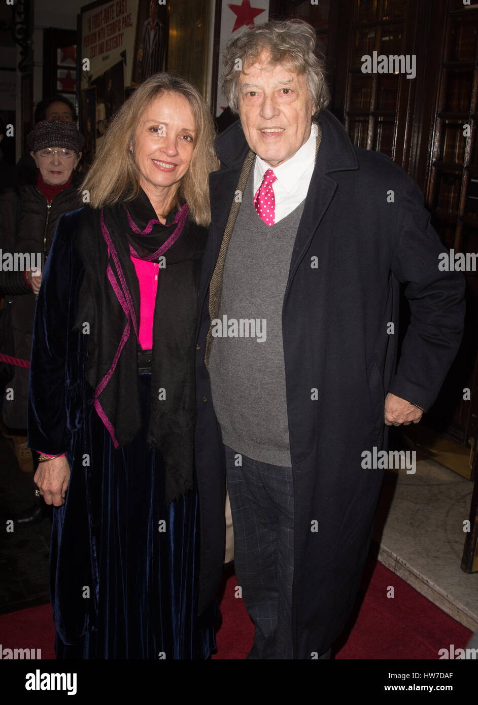 Celebs arrivant à l'Apollo Theatre pour la presse nuit de Tom Stoppard's play parodies comprend : Sir Tom Stoppard Où : Londres, Royaume-Uni Quand : 15 Feb 2017 Banque D'Images