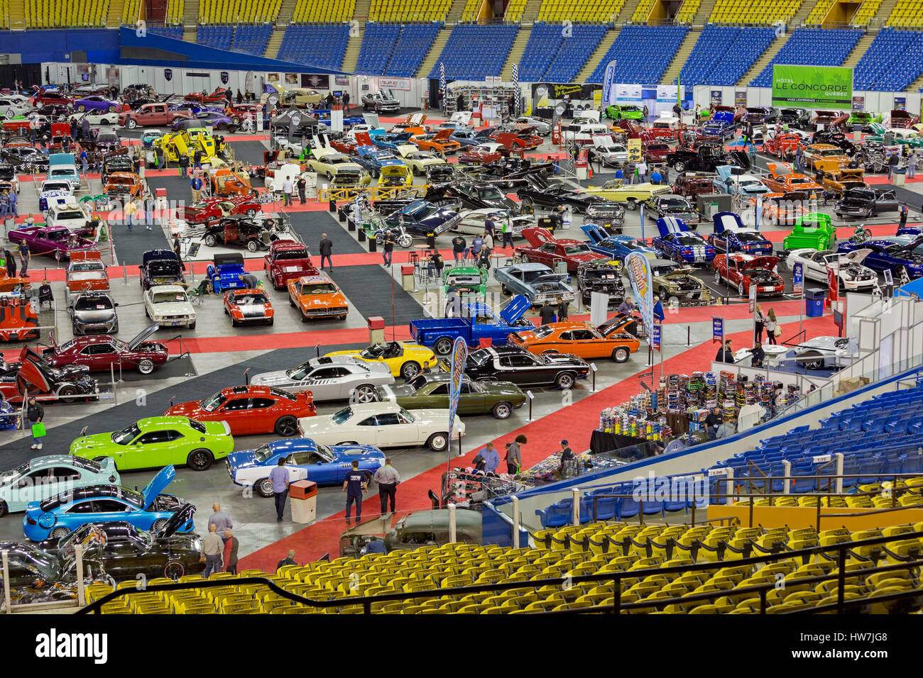 Canada, Québec, Montréal, le parc olympique, le stade olympique, Autorama voiture classique et Vintage Exposition Banque D'Images