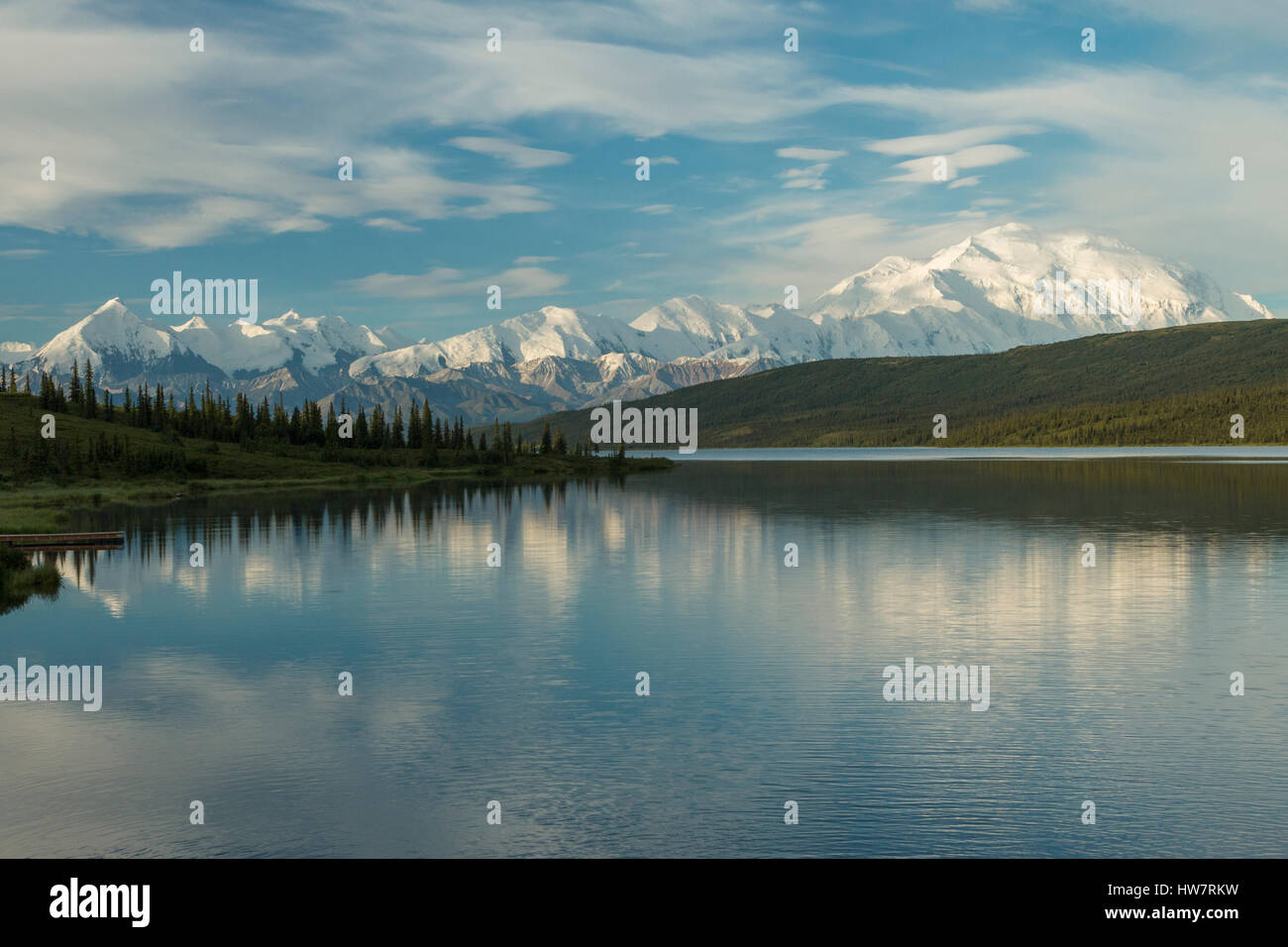 De l'Alaska et de l'Émerveillement Lake dans le parc national Denali, en Alaska. Banque D'Images