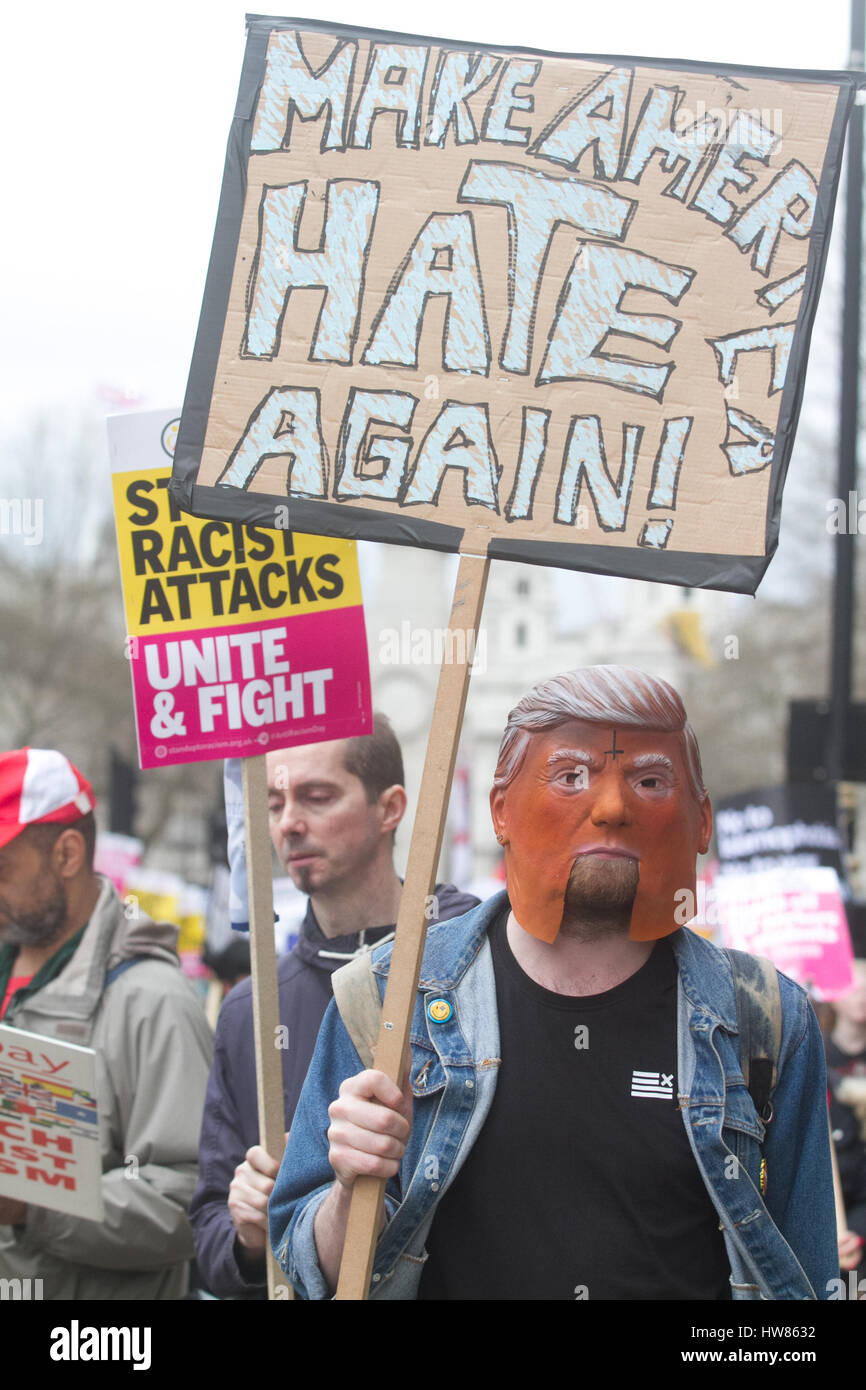 London UK. 18 mars 2017. Des milliers de manifestants défilent dans le centre de Londres contre l'Islamophobie, l'antisémitisme et les préjugés : Crédit amer ghazzal/Alamy Live News Banque D'Images