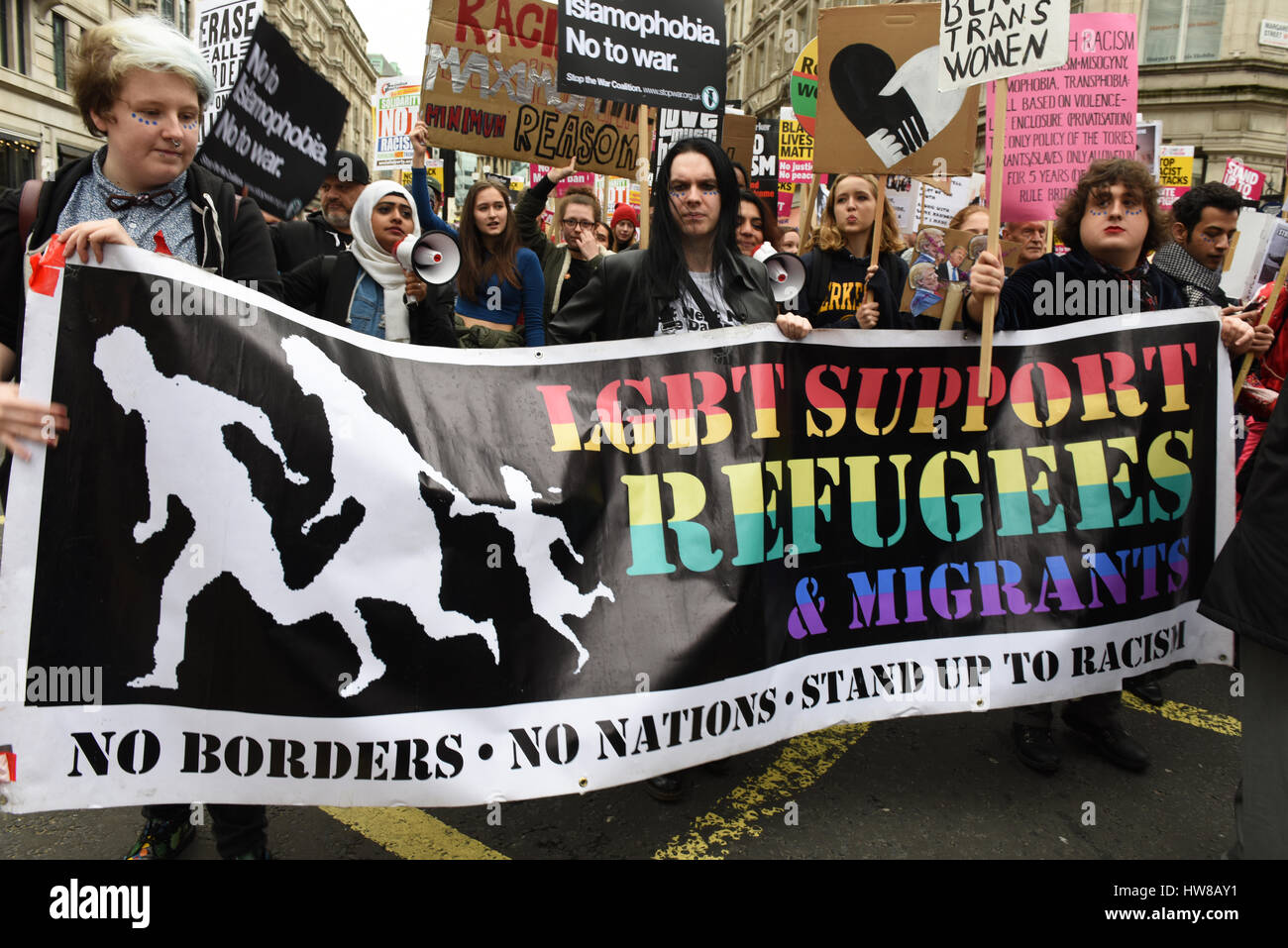 Londres, Royaume-Uni. 18 mars 2017. Des milliers de manifestants défilent dans le centre de Londres pour protester contre le racisme contre le racisme des Nations Unies sur la journée. © ZEN - Zaneta Razaite / Alamy Live News Banque D'Images