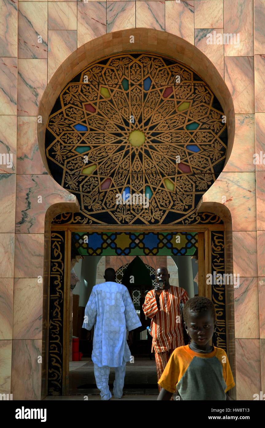 Région de Diourbel, Sénégal, Touba, mosquée Mouride (la plus grande mosquée de l'Afrique de l'ouest, célèbre pour le Magal, un grand pèlerinage annuel des Musulmans Mouride rassemblement Banque D'Images