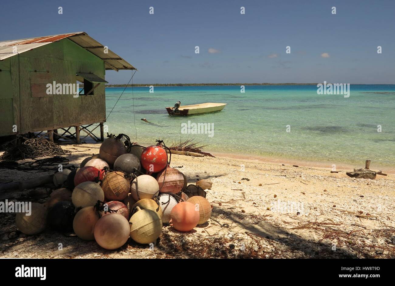 France, France, Aranui 5 croisière navire à passagers et fret à l'archipel  des Marquises, Port d'appel dans l'atoll de Takapoto, cabine de la lagune  Photo Stock - Alamy