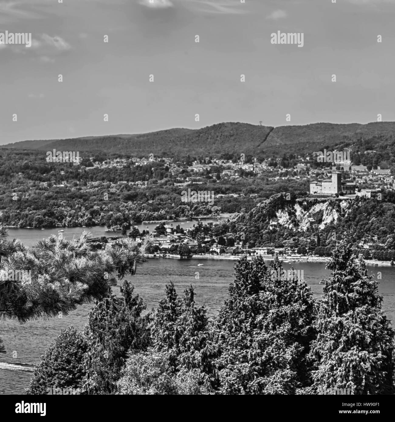 En Italie panorama paysage de lac et montagne hill belle destination Banque D'Images