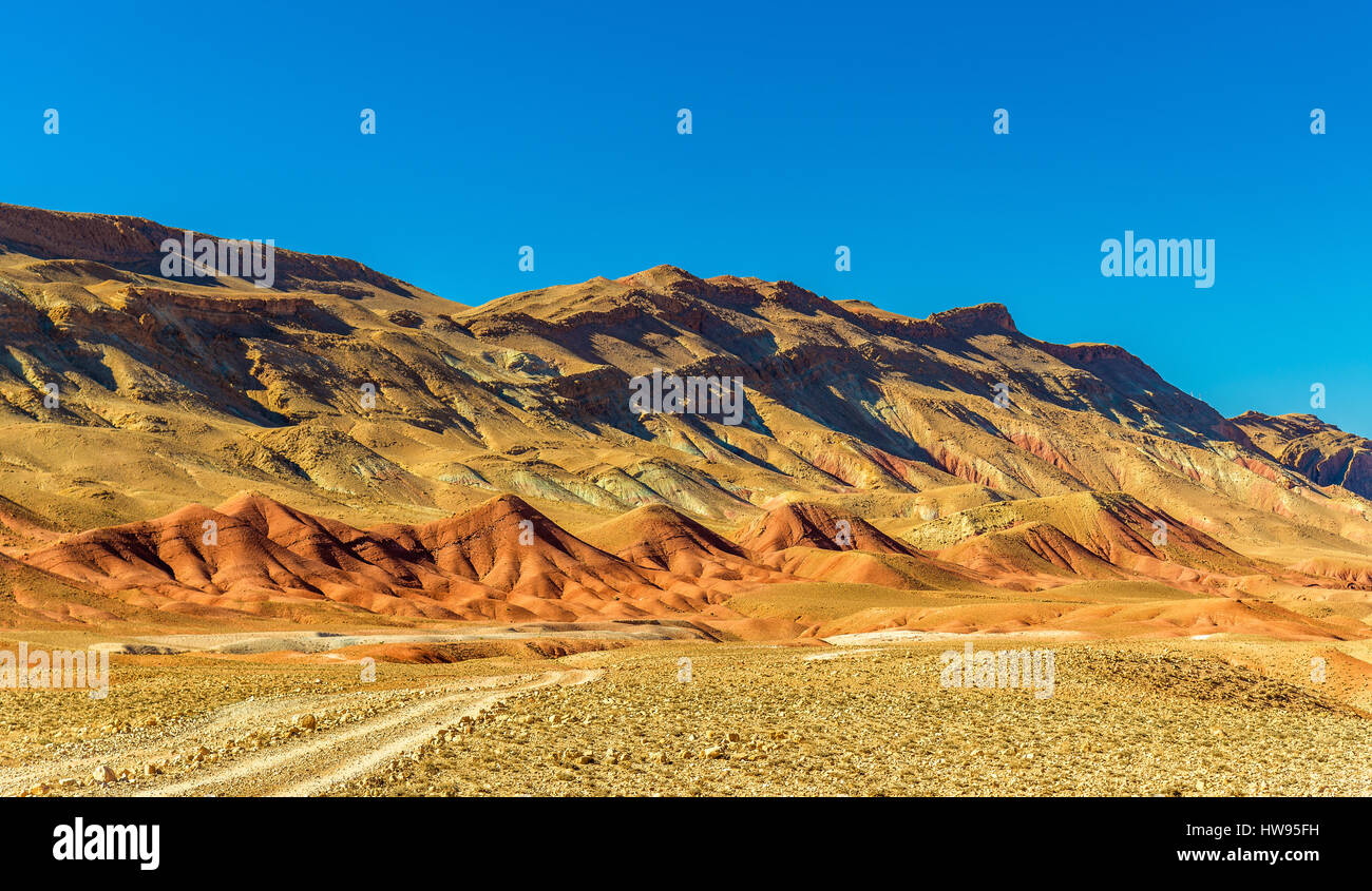 Paysage du Haut Atlas entre Ait Ben Ali et Bou Tharar, Maroc Banque D'Images