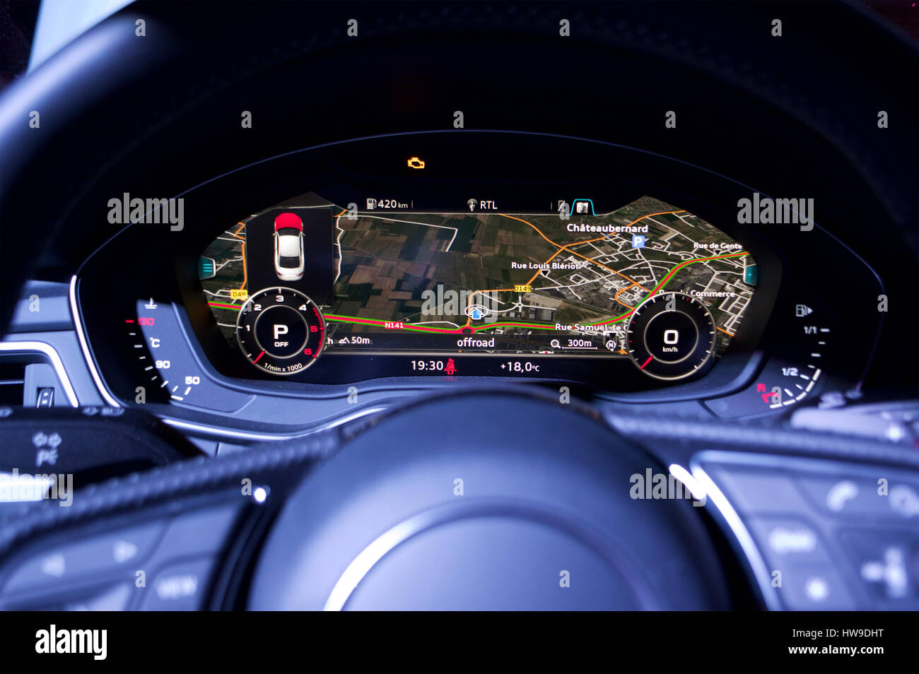 Audi A5 Quattro d'affichage de tableau de bord GPS Banque D'Images