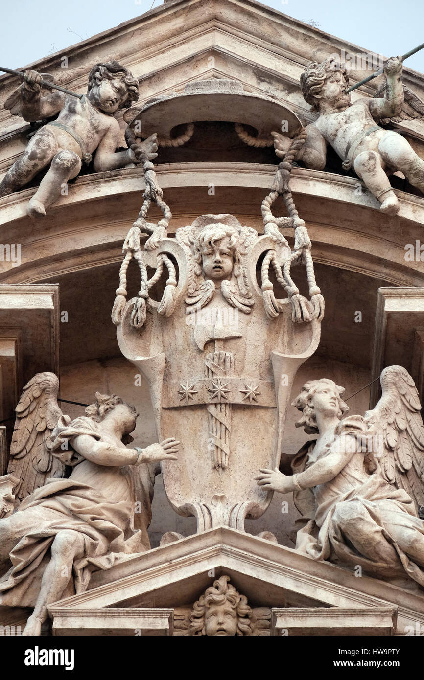 Anges, Église des Saints Vincent et Anastase à la Trevi à Rome, Italie sur septembre 01,2016. Banque D'Images