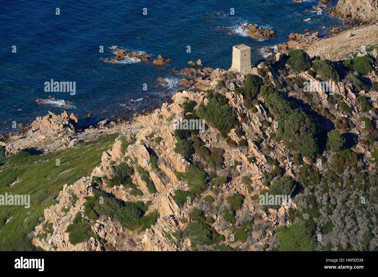 France, Corse du Sud, Golfe d'Ajaccio, Parata point, îles Sanguinaires, Mezzu mare island Castelluccio tower (vue aérienne) Banque D'Images