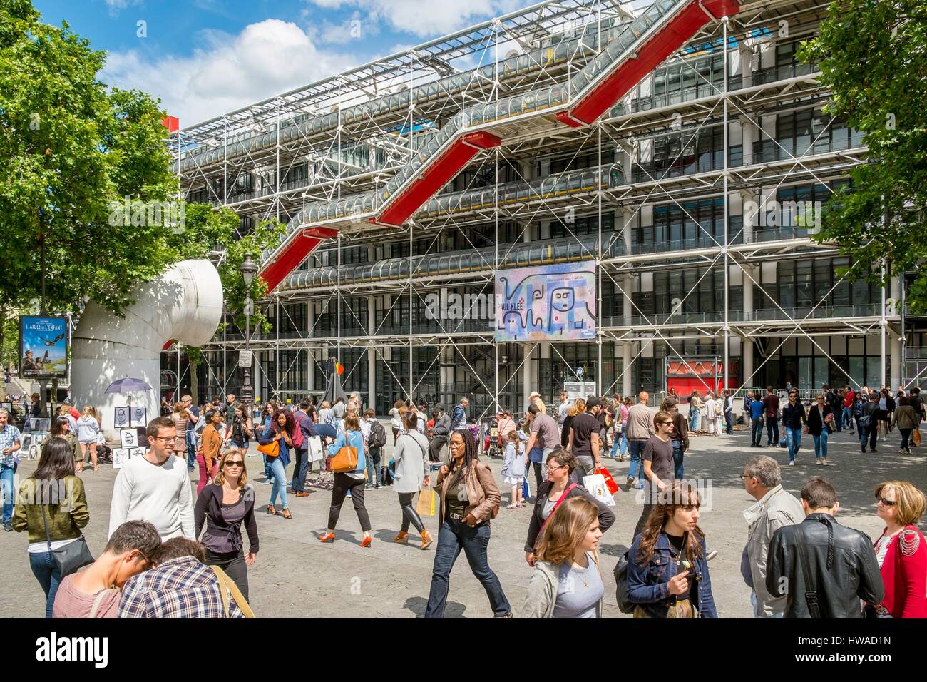France, Paris, le Centre Georges Pompidou également connu sous le nom de Beaubourg Enzo Piano architectes, Richard Rogers et Gianfranco Franchini Banque D'Images