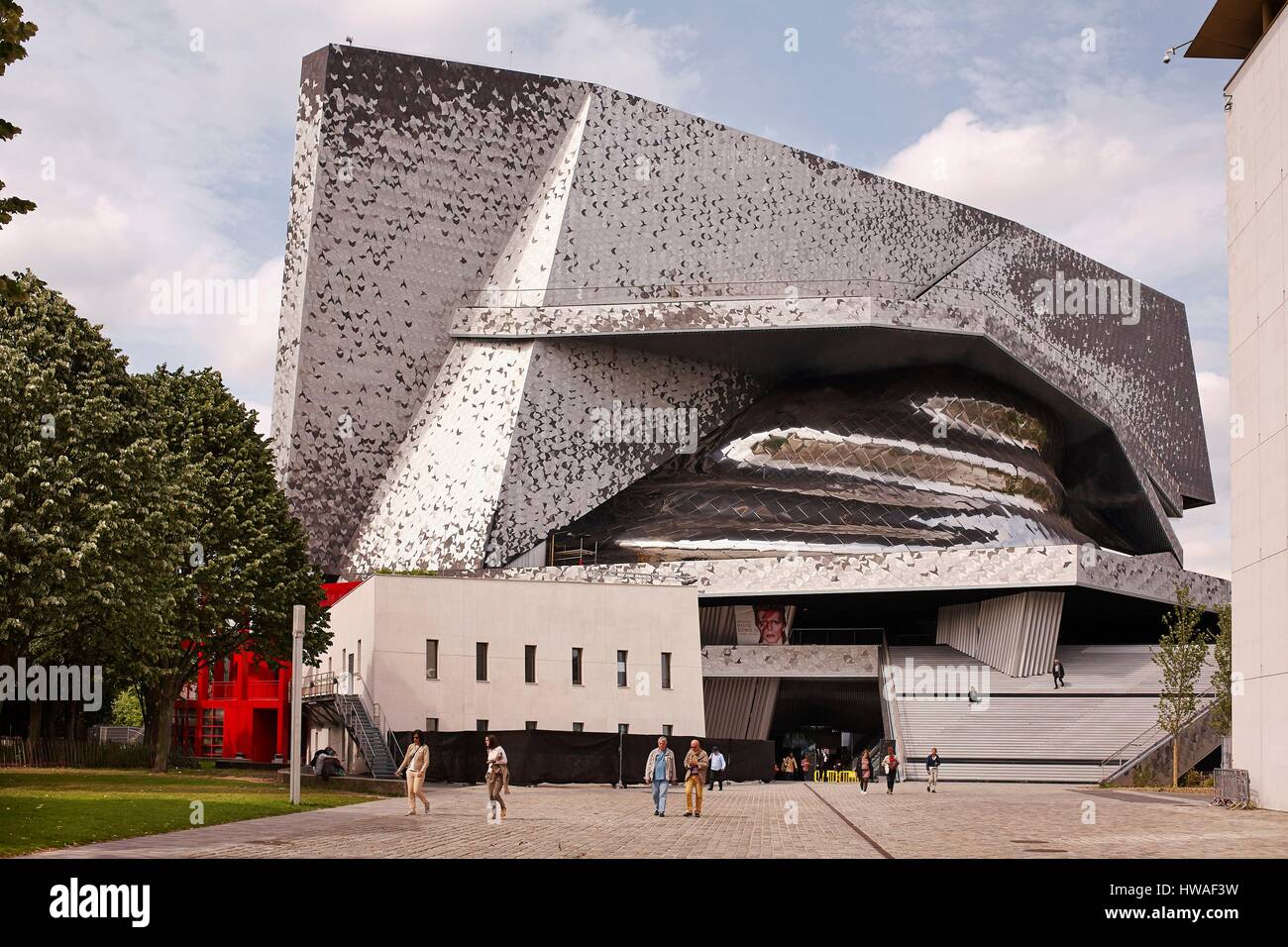 France, Paris, Parc de la Villette, la Philharmonie de Paris par l'architecte Jean Nouvel Banque D'Images