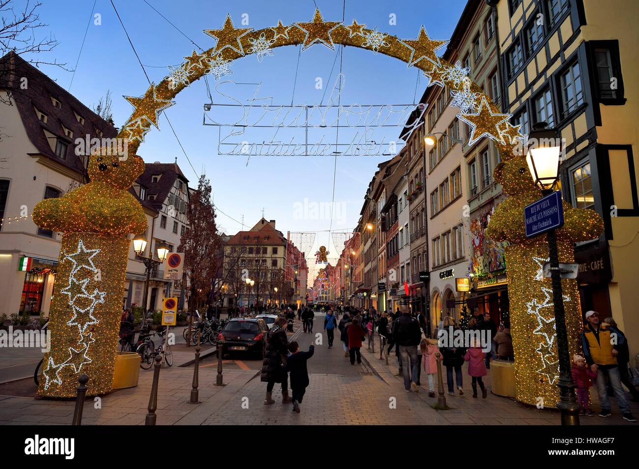 La France, Bas Rhin, Strasbourg, vieille ville classée au Patrimoine Mondial de l'UNESCO, le grand arc - Strasbourg, capitale de Noël - situé à l'entrée Banque D'Images