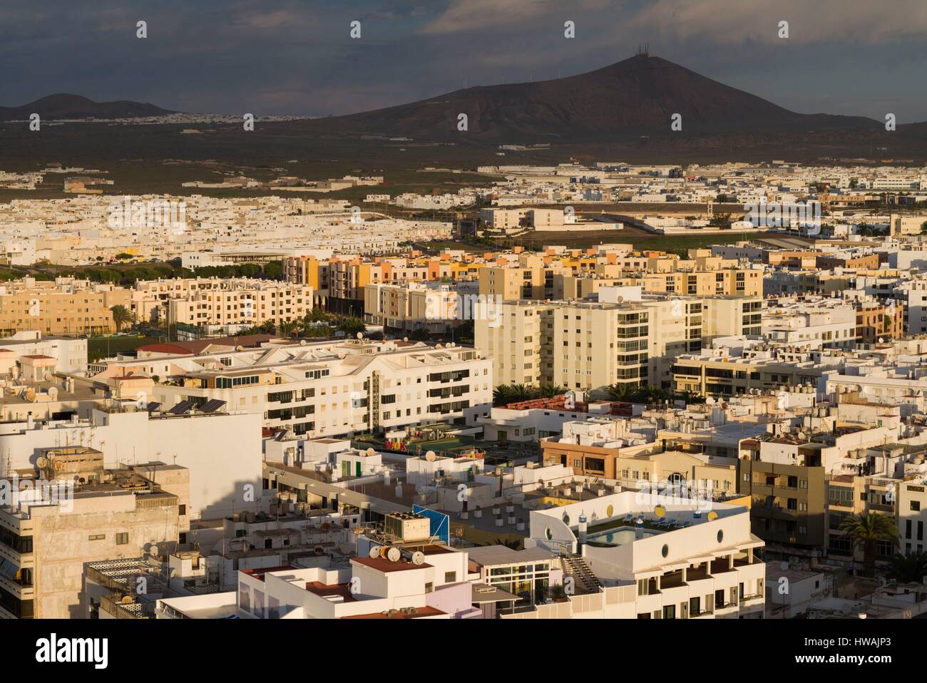 Espagne, Canaries, Lanzarote Arecife, élevé, vue sur la ville, matin Banque D'Images