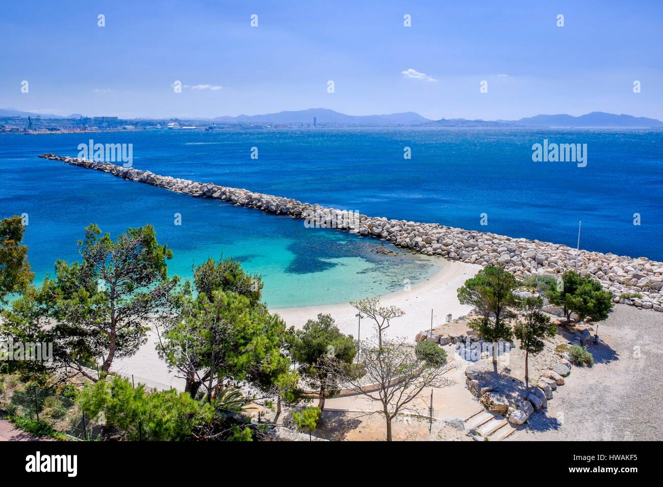 France, Bouches du Rhône, Marseille, L'Estaque, Corbieres plages, plage de  la batterie Photo Stock - Alamy