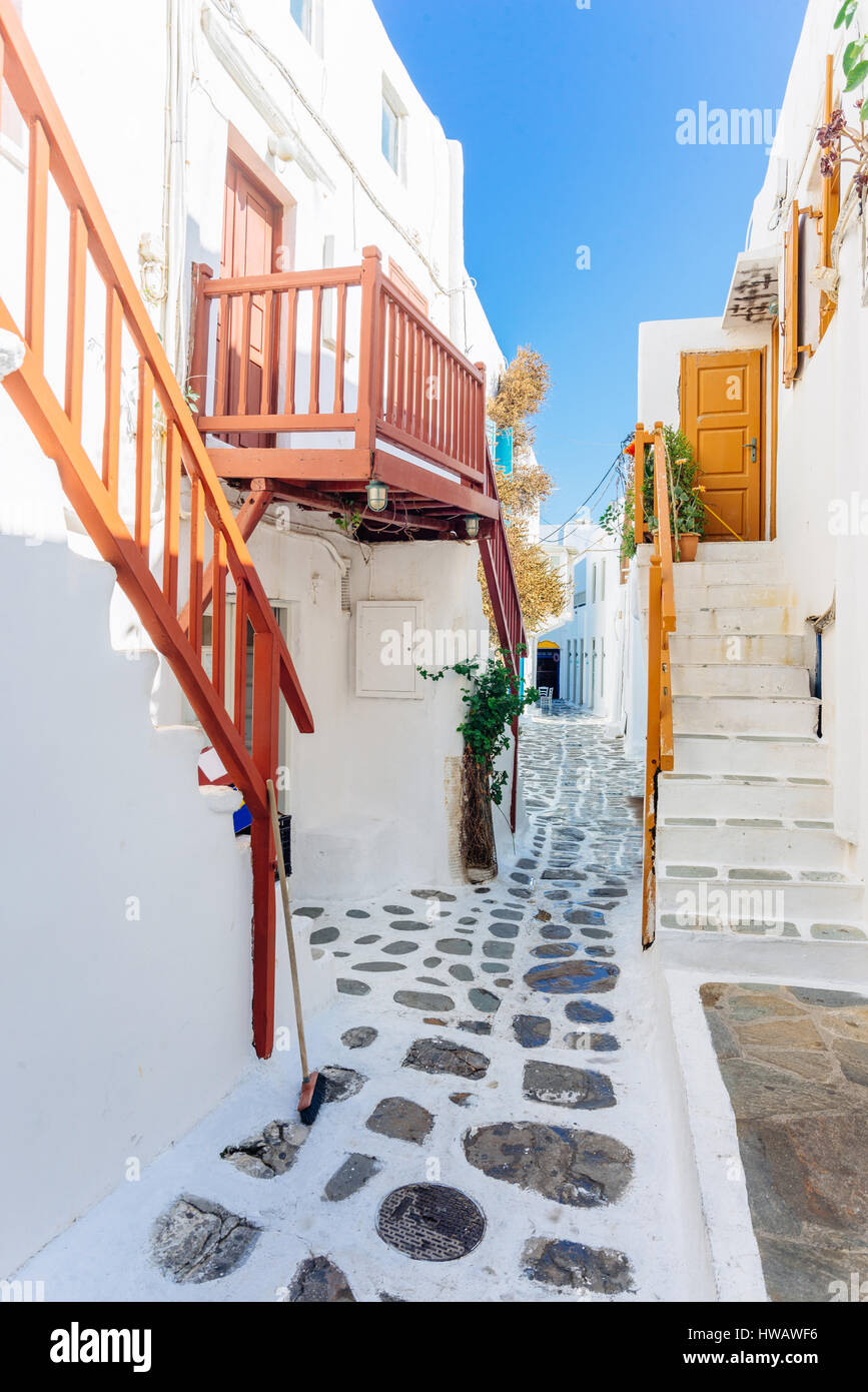 Ruelles blanchies à la chaux dans la vieille ville de Mykonos, Grèce Banque D'Images