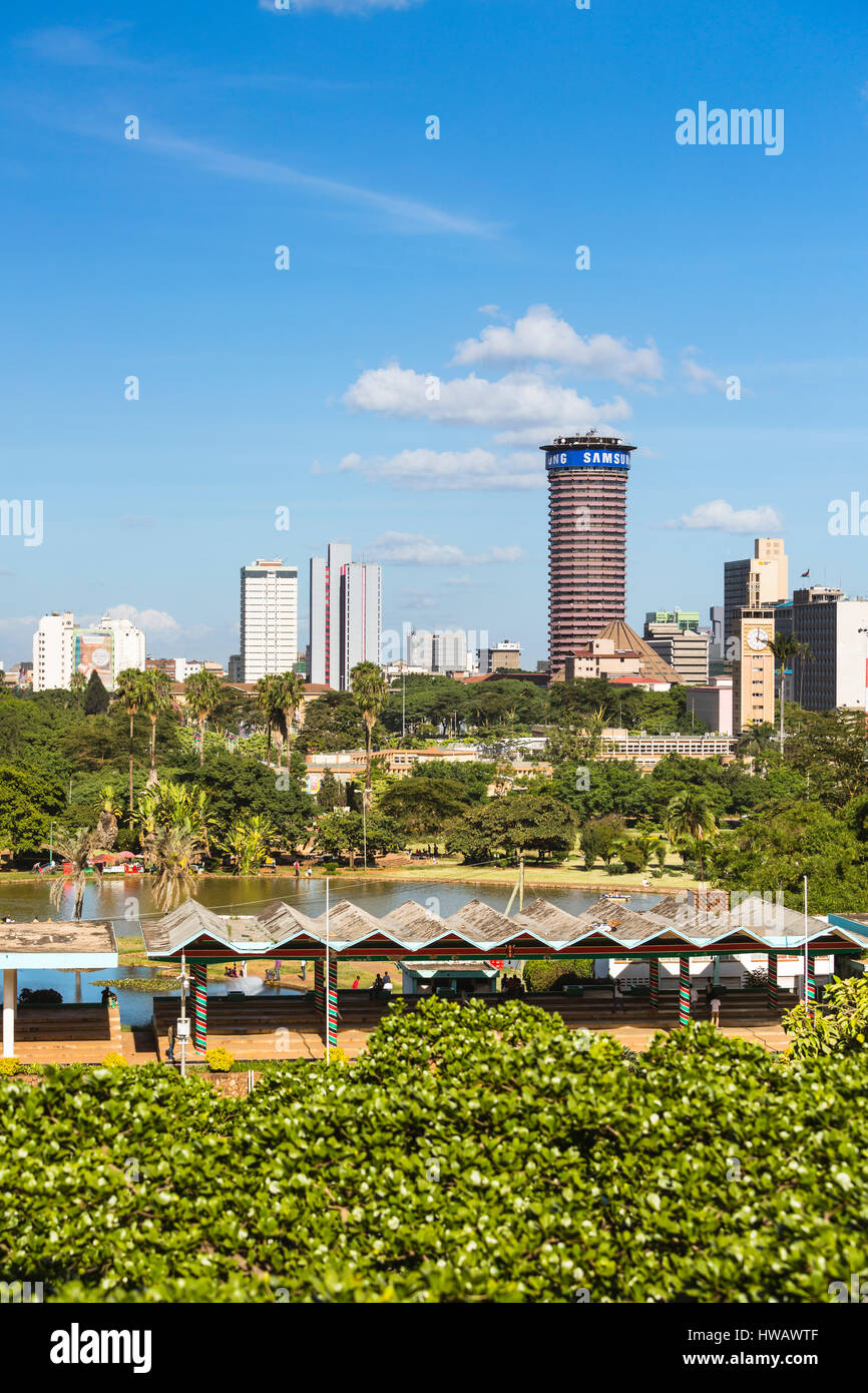 Nairobi, Kenya - 24 Décembre : Le Centre de conférences International Kenyatta derrière Uhuru Park à Nairobi, au Kenya, le 24 décembre 2015 Banque D'Images