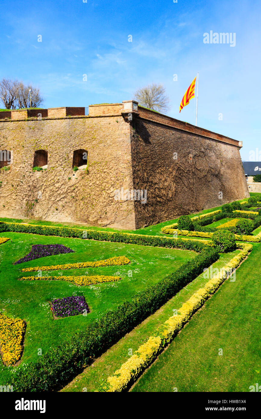 Jardins à l'entrée de Castell de Montjuïc, Barcelone, Catalogne, Espagne Banque D'Images