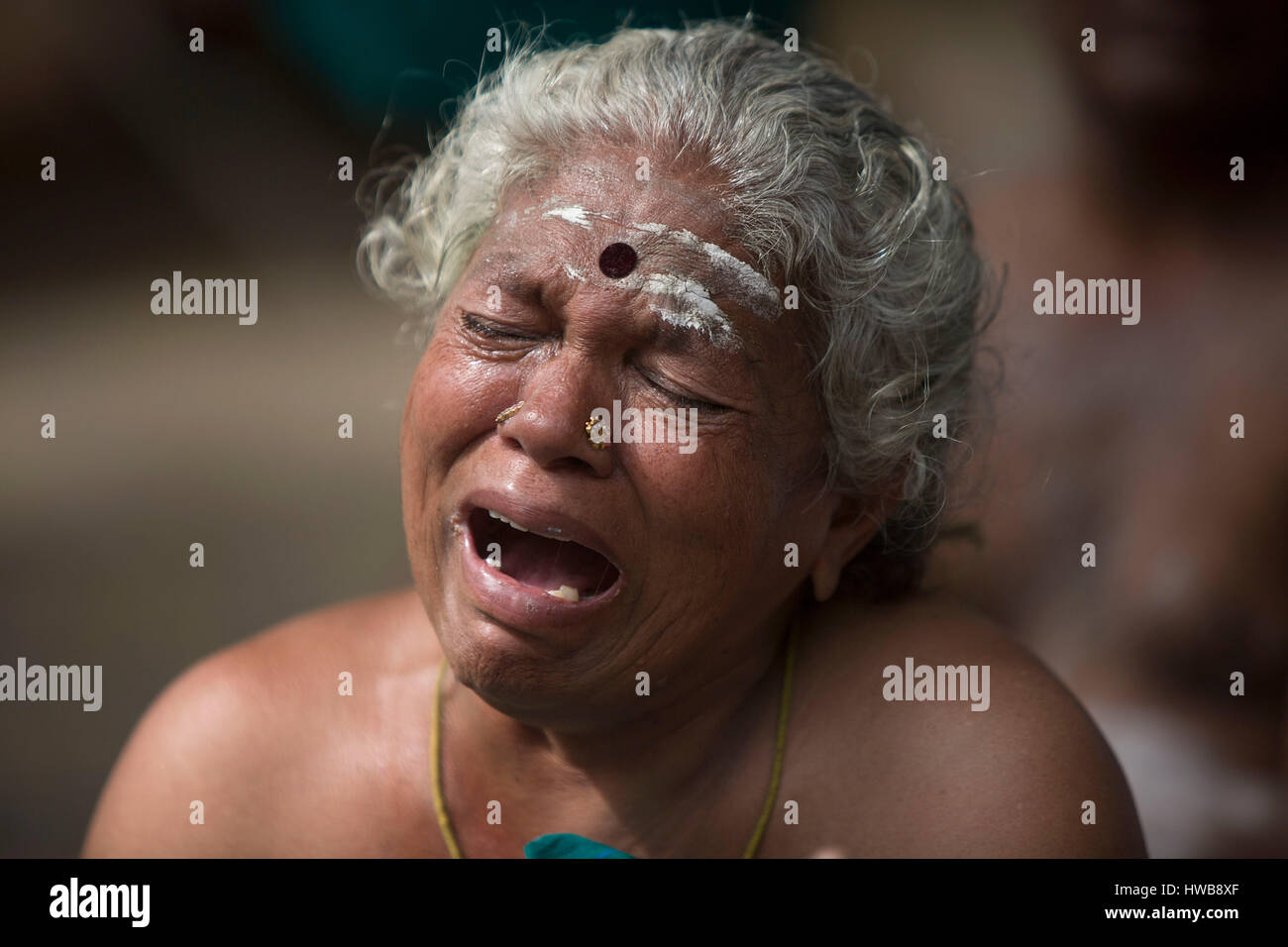 New Delhi, Inde. Mar 19, 2017. Un agriculteur indien pleure au cours d'une manifestation et grève de la faim contre une augmentation du nombre de suicides d'agriculteurs causée par la sécheresse dans l'état de New Delhi, Inde, le 19 mars 2017. Credit : Javed Dar/Xinhua/Alamy Live News Banque D'Images