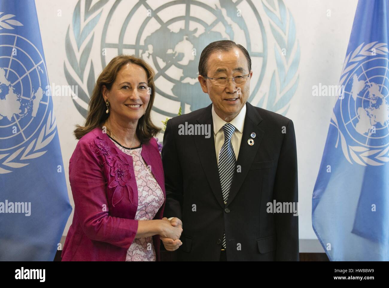 Organisation des Nations Unies, New York, USA, 20 juillet 2016 - Le Secrétaire général Ban Ki-moon (à droite) rencontre avec Ségolène Royal, Ministre de l'environnement, de l'énergie et des affaires étrangères de la France, responsable des relations internationales sur le climat, et président de la CDP21 aujourd'hui au siège des Nations Unies à New York. Photo : Luiz Rampelotto/EuropaNewswire dans le monde d'utilisation | Banque D'Images