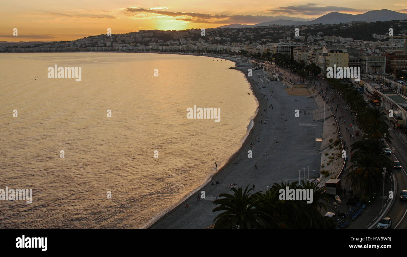 La tombée de la nuit Lumières Vue Panoramique aérienne Nice France. Banque D'Images