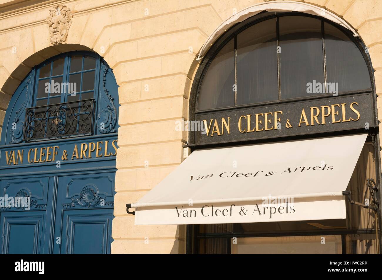 Van Cleef et Arpels boutique de la Place Vendôme, Paris, France Photo