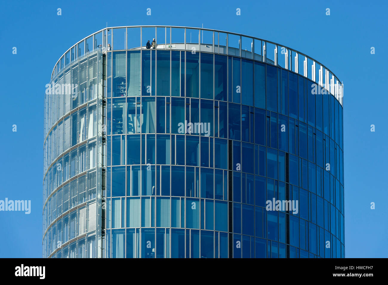 Les gens sur l'affichage de la plate-forme, KölnTriangle office building, Triangle, LVR Tower, Cologne, Rhénanie du Nord-Westphalie, Allemagne Banque D'Images