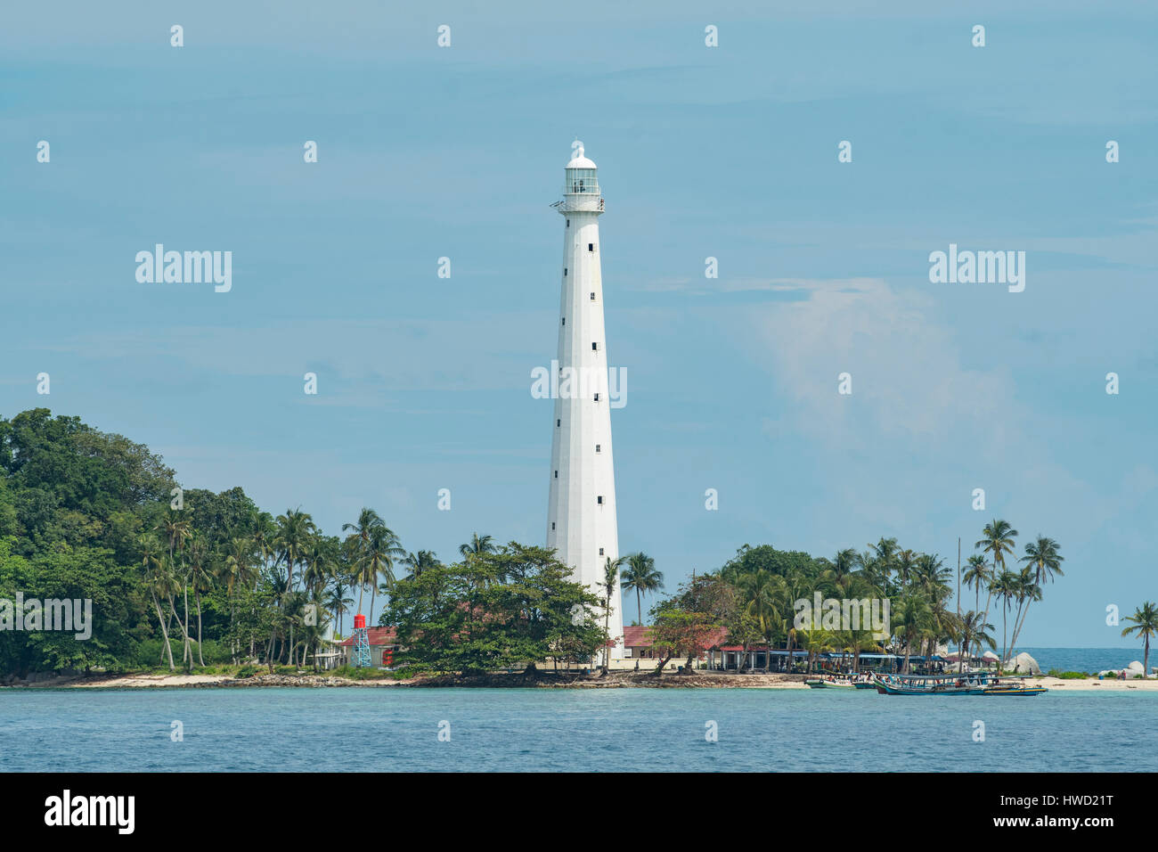 Phare historique de Lengkuas, l'île de Pulau Belitung, Indonésie Banque D'Images