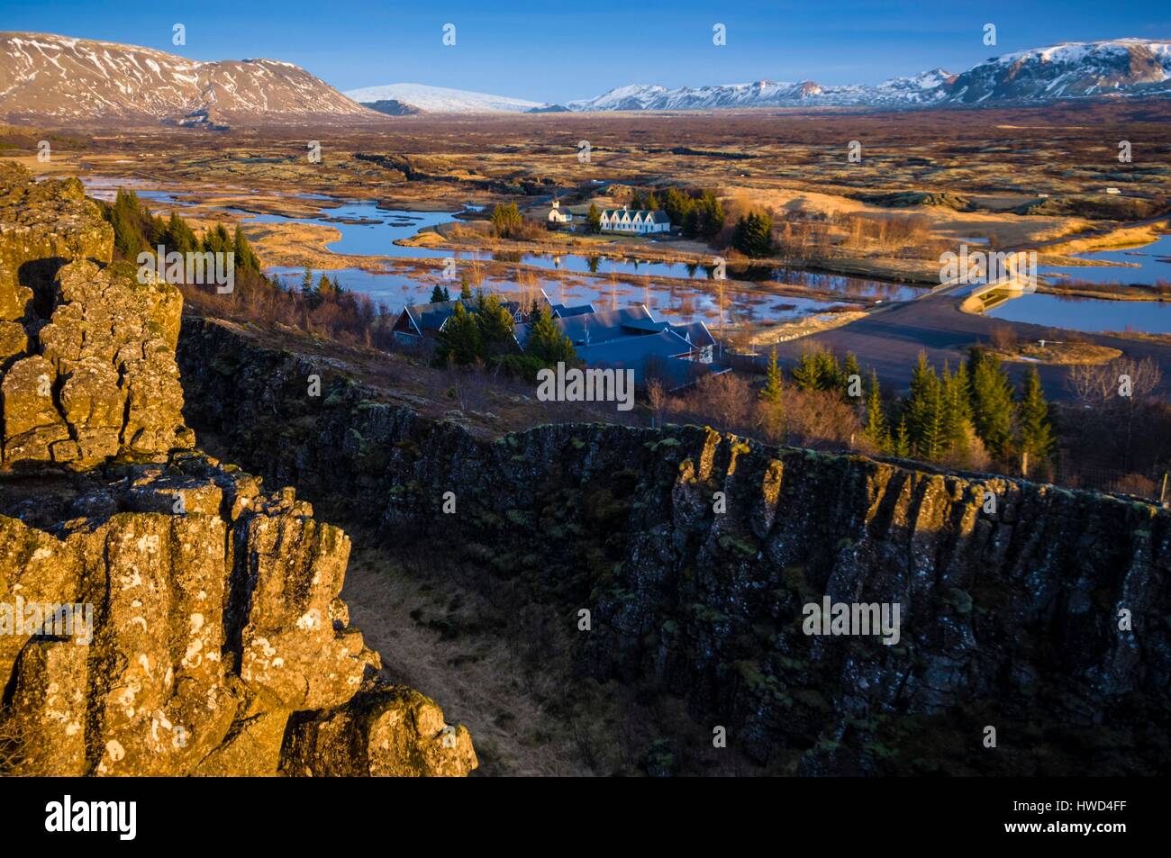 L'Islande, Suðurland, Parc National de Thingvellir, classé au Patrimoine Mondial de l'UNESCO, le Parlement islandais a été fondée en 930 à Thingvellir (Althingi) et est resté jusqu'en 1798, le domaine est devenu un parc national en 1928, lieu d'exception géologiquement, le site se trouve dans la séparation des plaques tectoniques américaine et européenne Banque D'Images