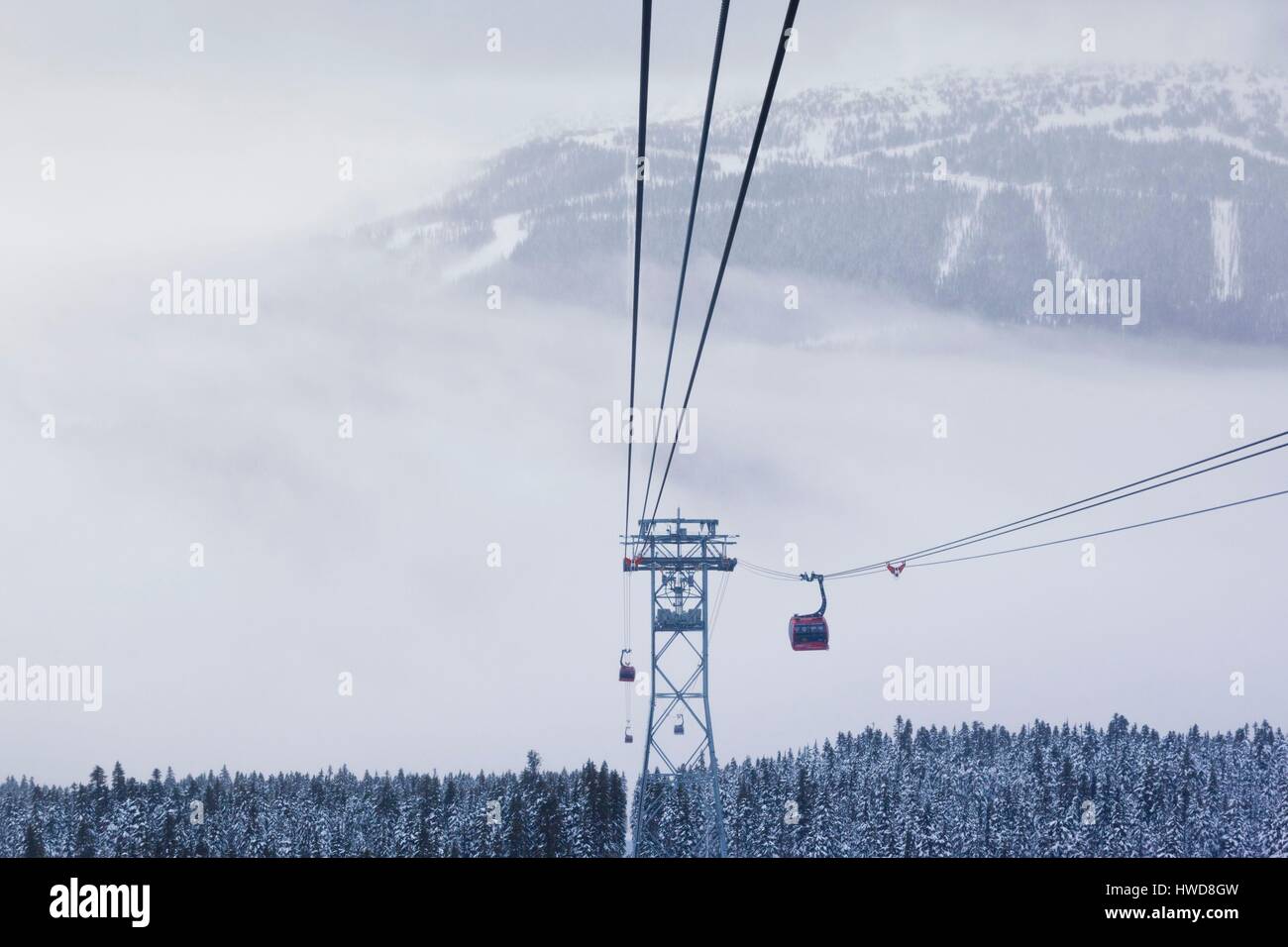 Le Canada, de la Colombie-Britannique, Whistler, télécabine Peak 2 Peak entre Whistler et Blackcomb, hiver Banque D'Images