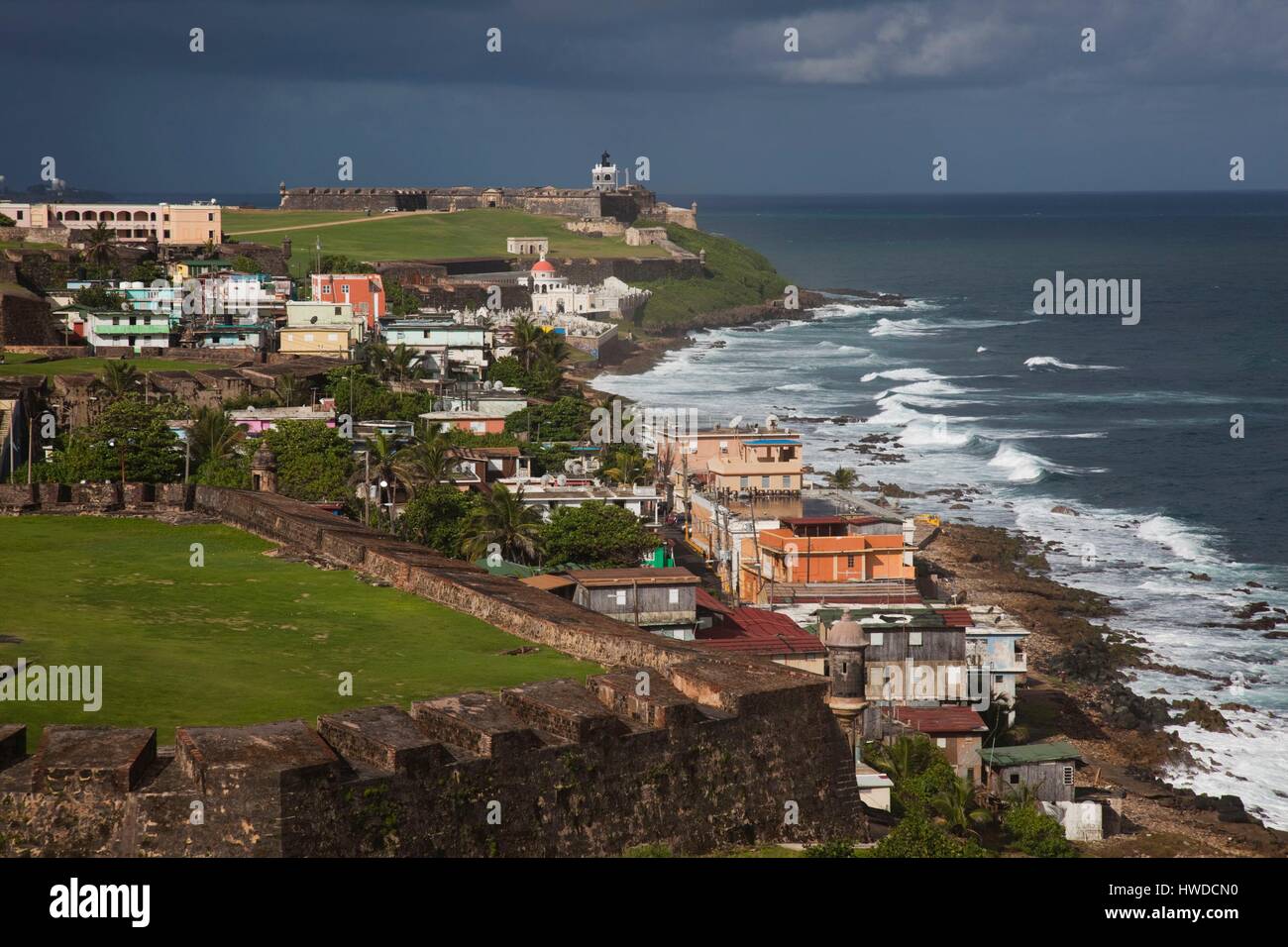 Puerto Rico, San Juan, San Juan, la forteresse El Morro et La Perla village de Fort San Cristobal, elevated view Banque D'Images