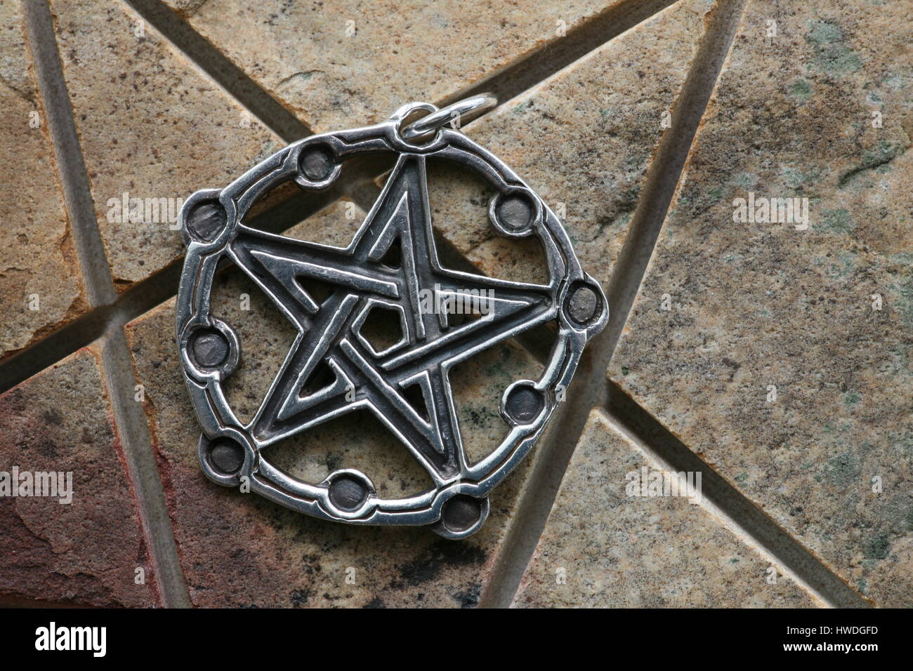 Pendentif pentagramme en argent Banque D'Images