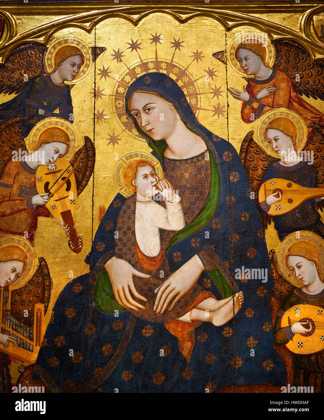 Panneau peint gothique vierge allaitant l'enfant par Llorenç Saragosse. Musée national d'Art Catalan, Barcelone, Espagne, inv no : 005080-000 Banque D'Images