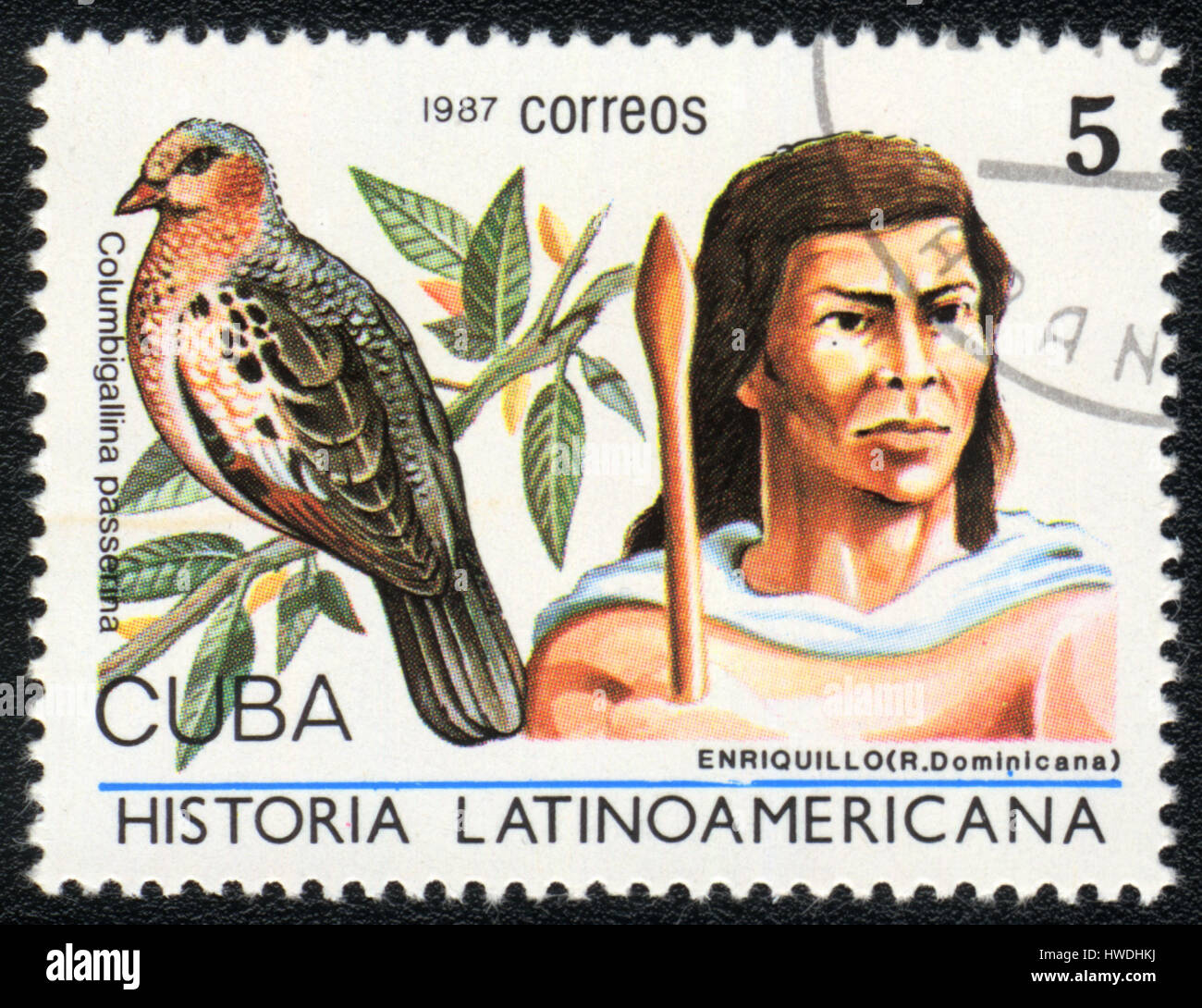 Un timbre-poste imprimé en Cuba montre une image d'Enriquillo (Dominicana) et columbigallina passerina, à partir de la série Historia, vers Latinoavericana Banque D'Images