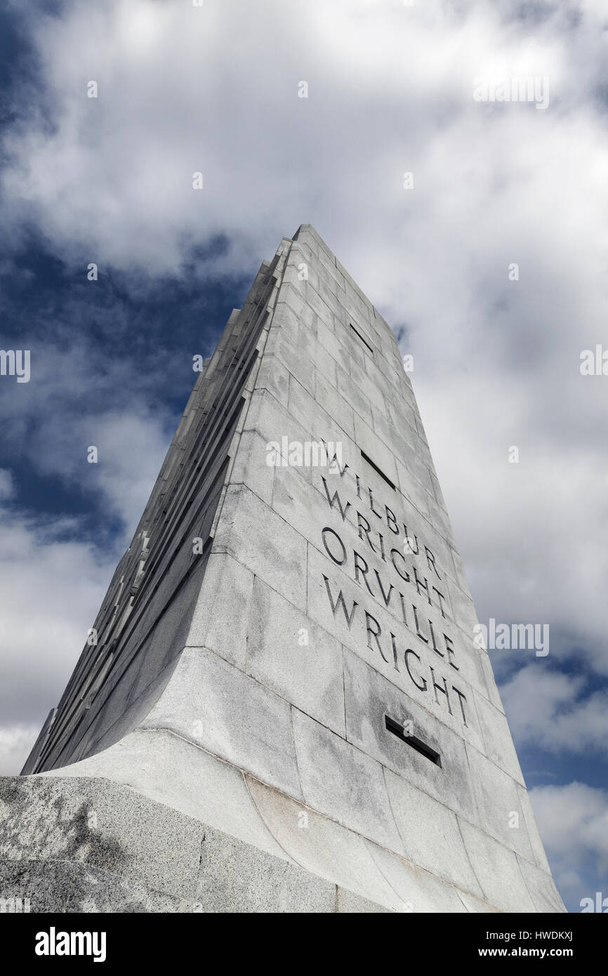 NC00640-00...CAROLINE DU NORD - Monument aux frères Wright à l'Wright Brothers National Memorial à Kitty Hawk. Banque D'Images