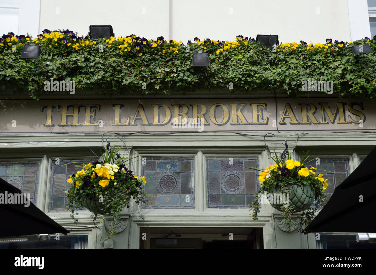 Le bras de Ladbroke Ladbroke Road pub en W11, Notting Hill, Londres, Royaume-Uni. Banque D'Images