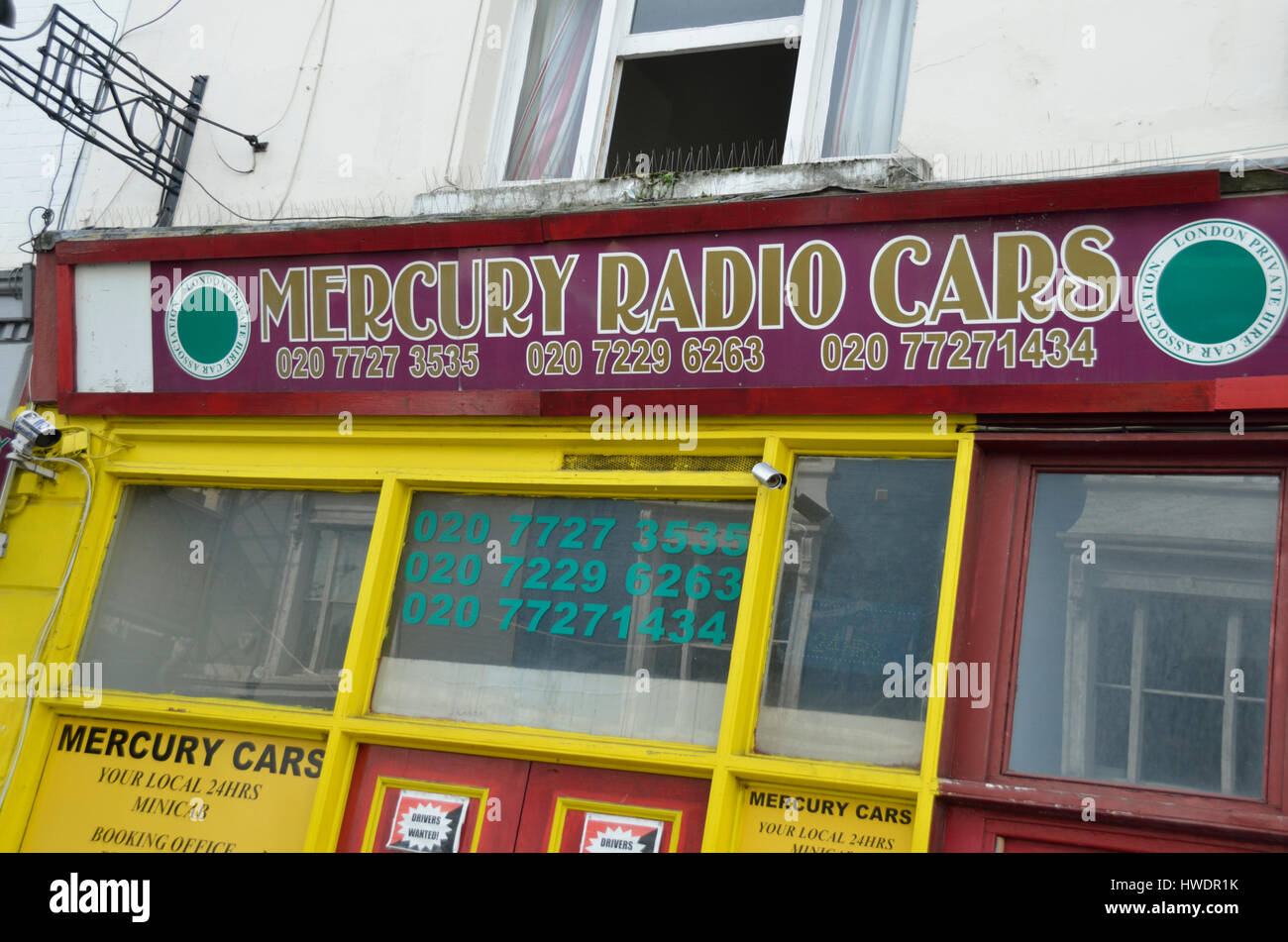 Radio Mercure Voitures dans All Saints Road, Notting Hill, Londres, Royaume-Uni. Banque D'Images