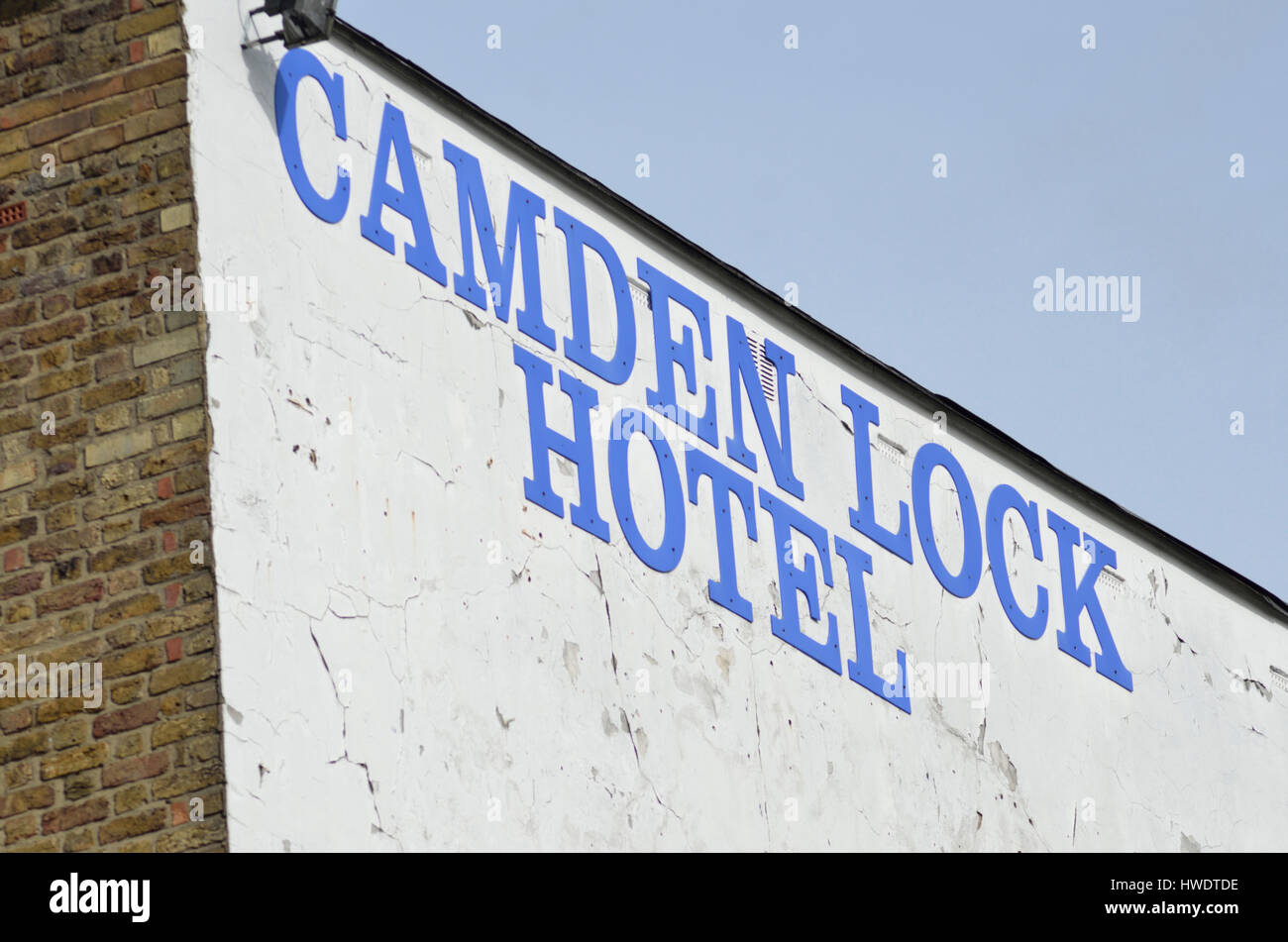 Camden Lock Hotel sign, Camden Town, London, UK. Banque D'Images