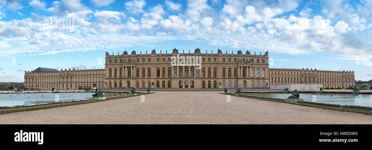 Façade arrière du palais de Versailles, symbole du roi Louis XIV, la France puissance.Vue panoramique Banque D'Images