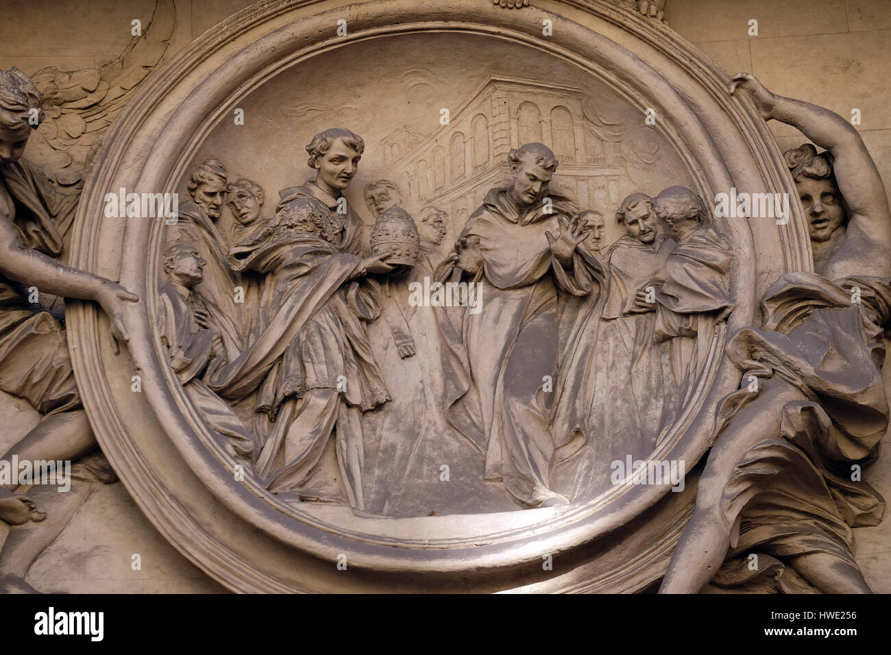 Saint Philippe Benizi refuse la tiare papale, l'église San Marcello al Corso à Rome, Italie le 03 septembre 2016. Banque D'Images