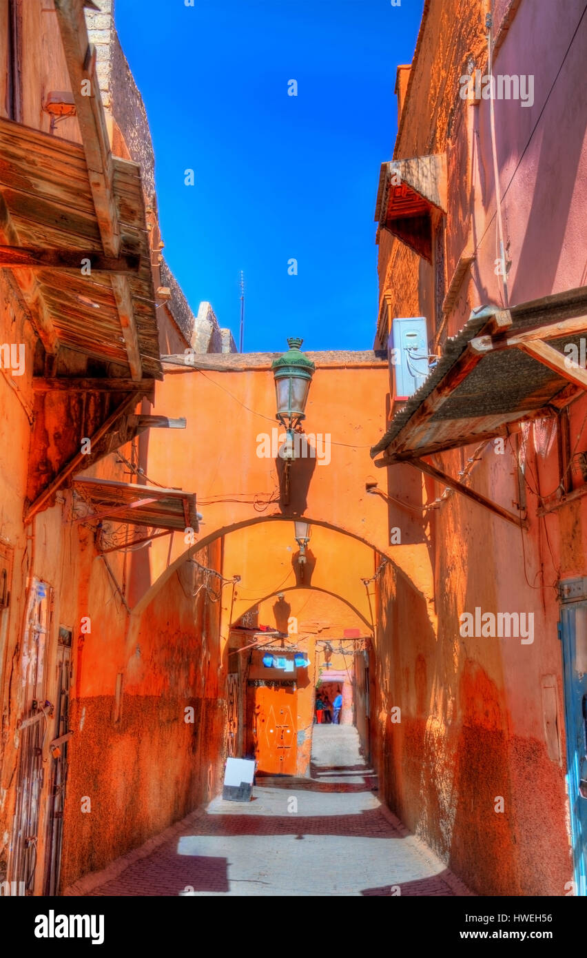 Dans la rue Medina de Marrakech, un site du patrimoine de l'UNESCO au Maroc Banque D'Images