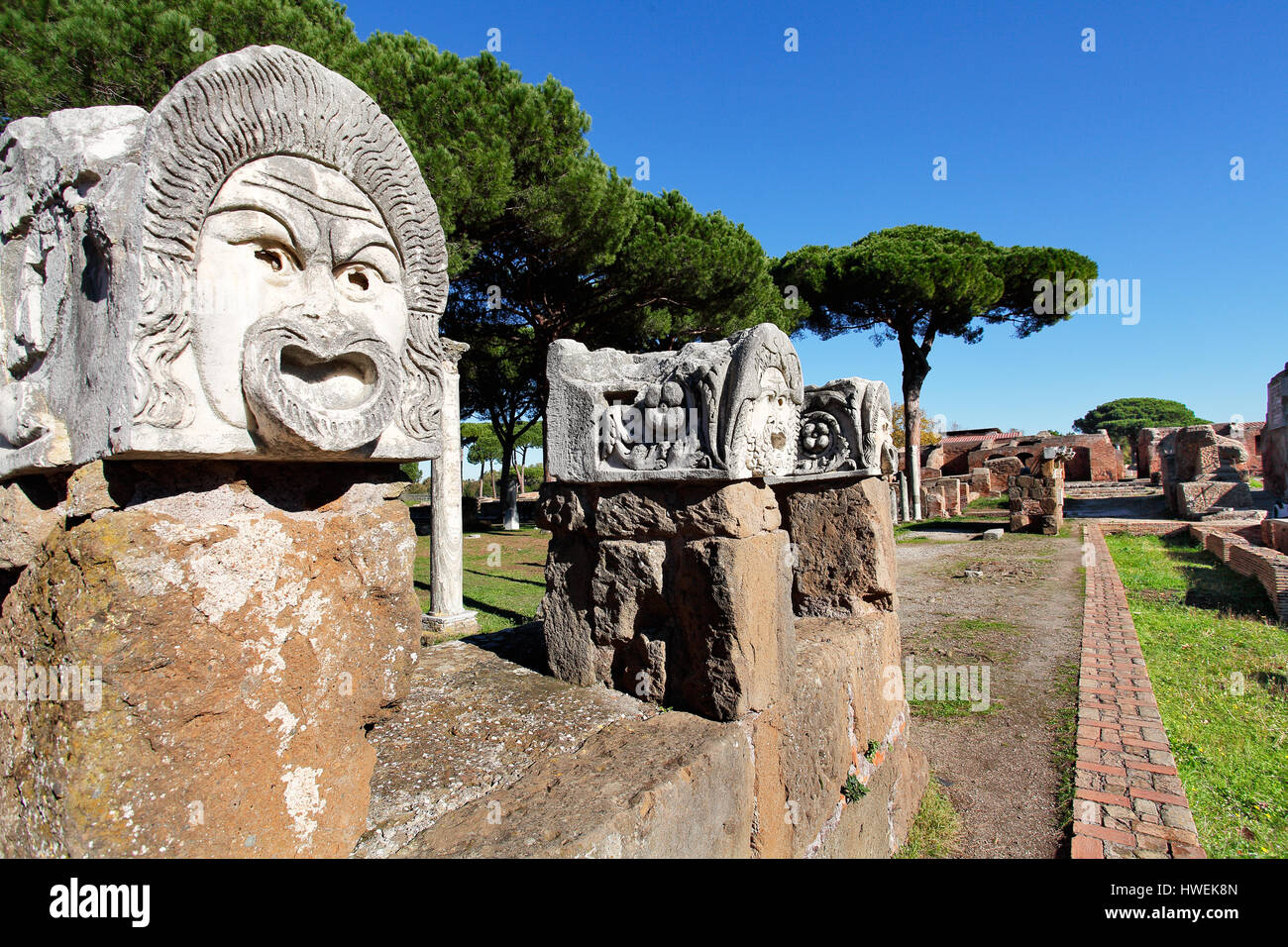 Italie Latium Ostia Antica - masques de théâtre romain Banque D'Images