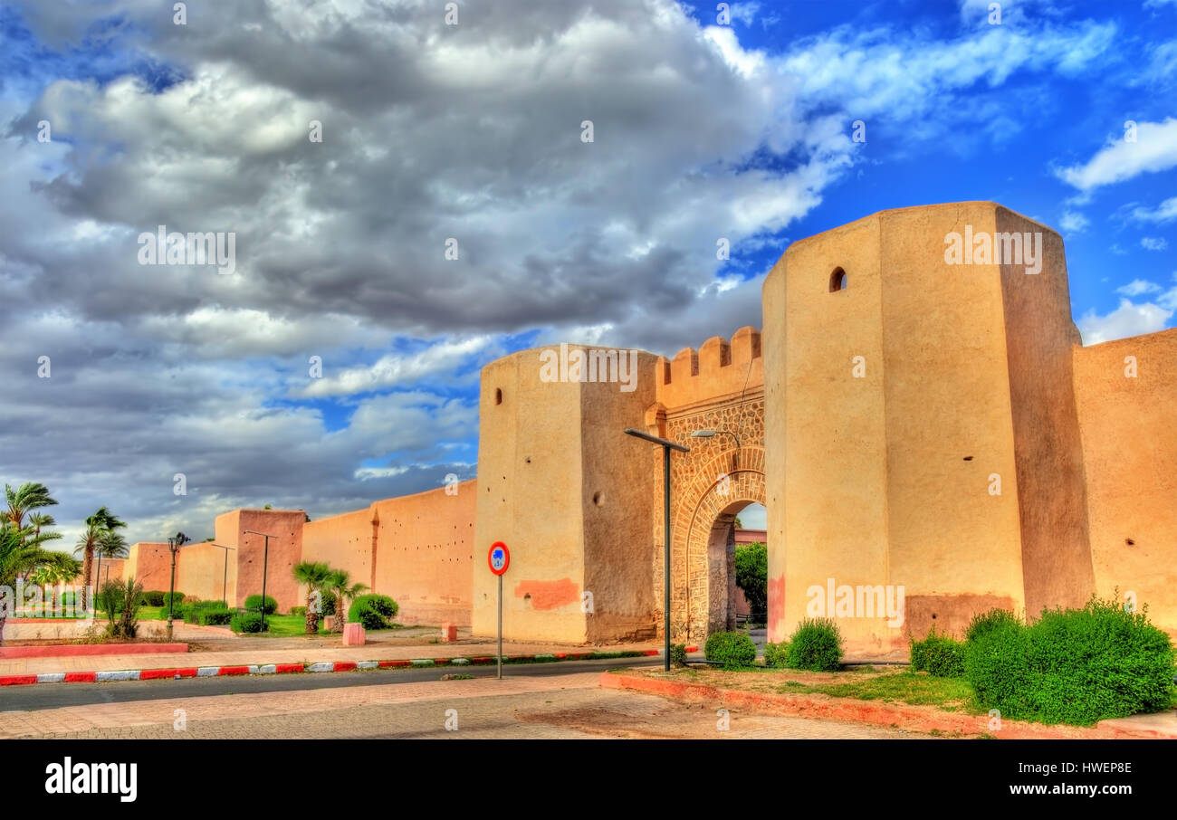 Bab Laarissa ou Bab Er-Raha, une des portes de Marrakech, Maroc Banque D'Images