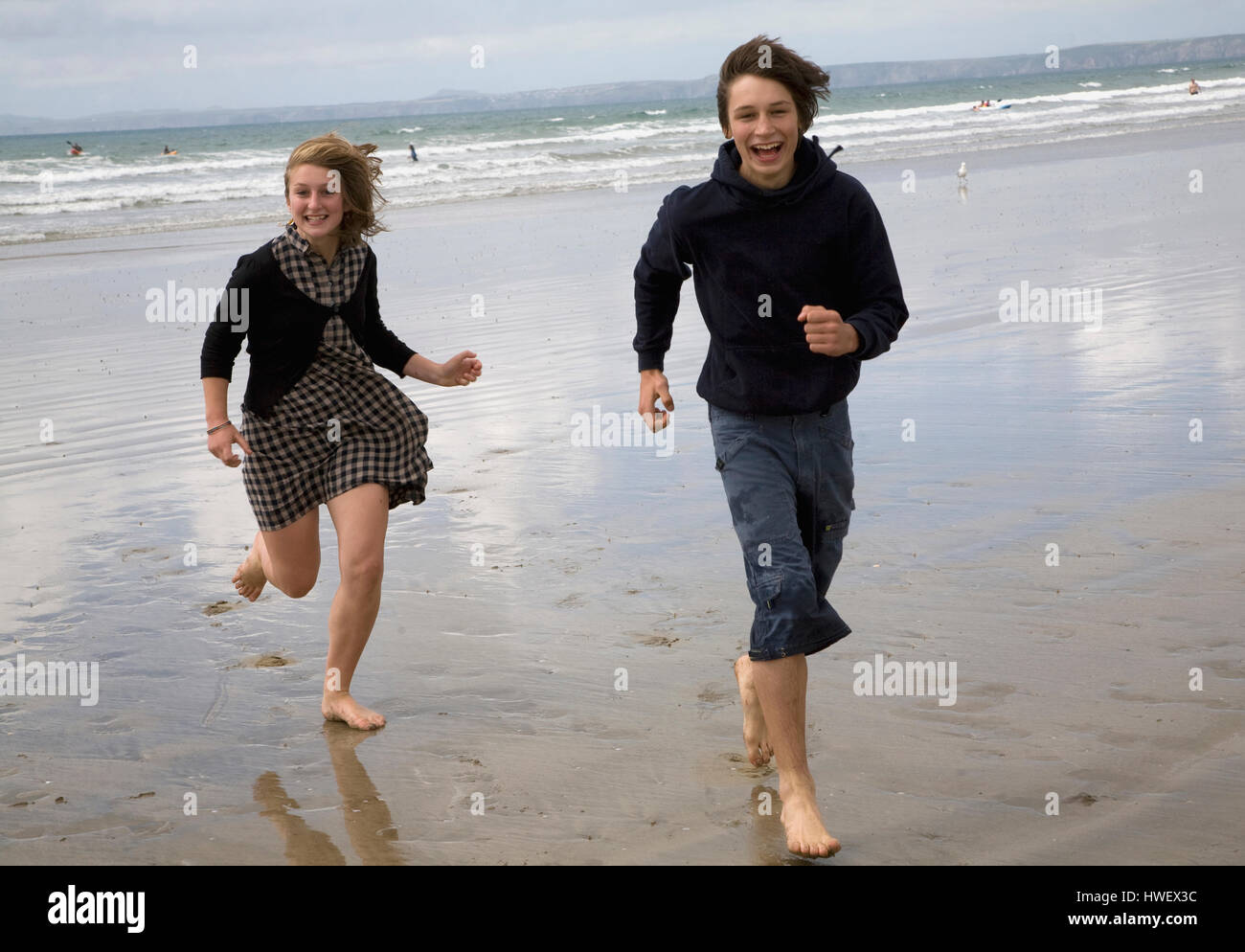 Teenage Twins Girl Boy Banque D Image Et Photos Alamy