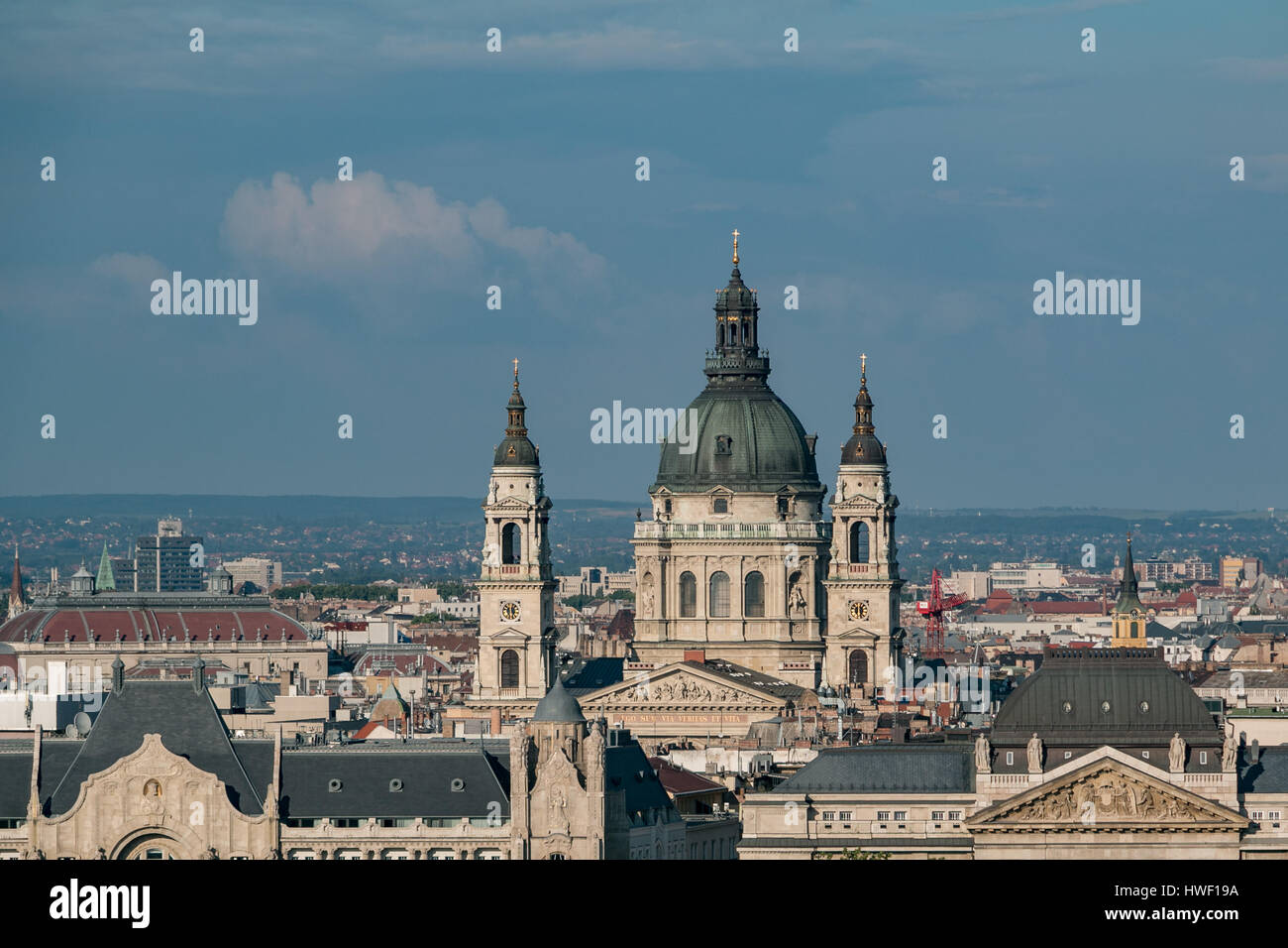 La basilique Saint-Étienne s'élève au-dessus de Budapest, en Hongrie Banque D'Images