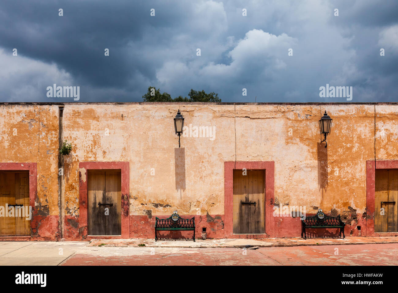 Un vieux bâtiment public à minéral de Pozos, Guanajuato, Mexique. Banque D'Images