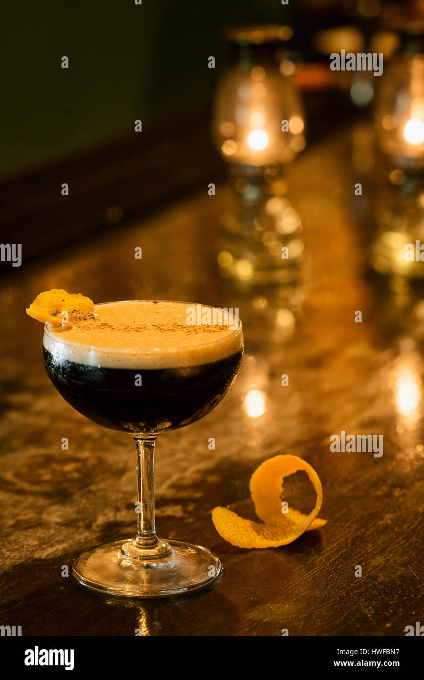 Cofeee expresso martini bar moderne en verre à cocktail Banque D'Images