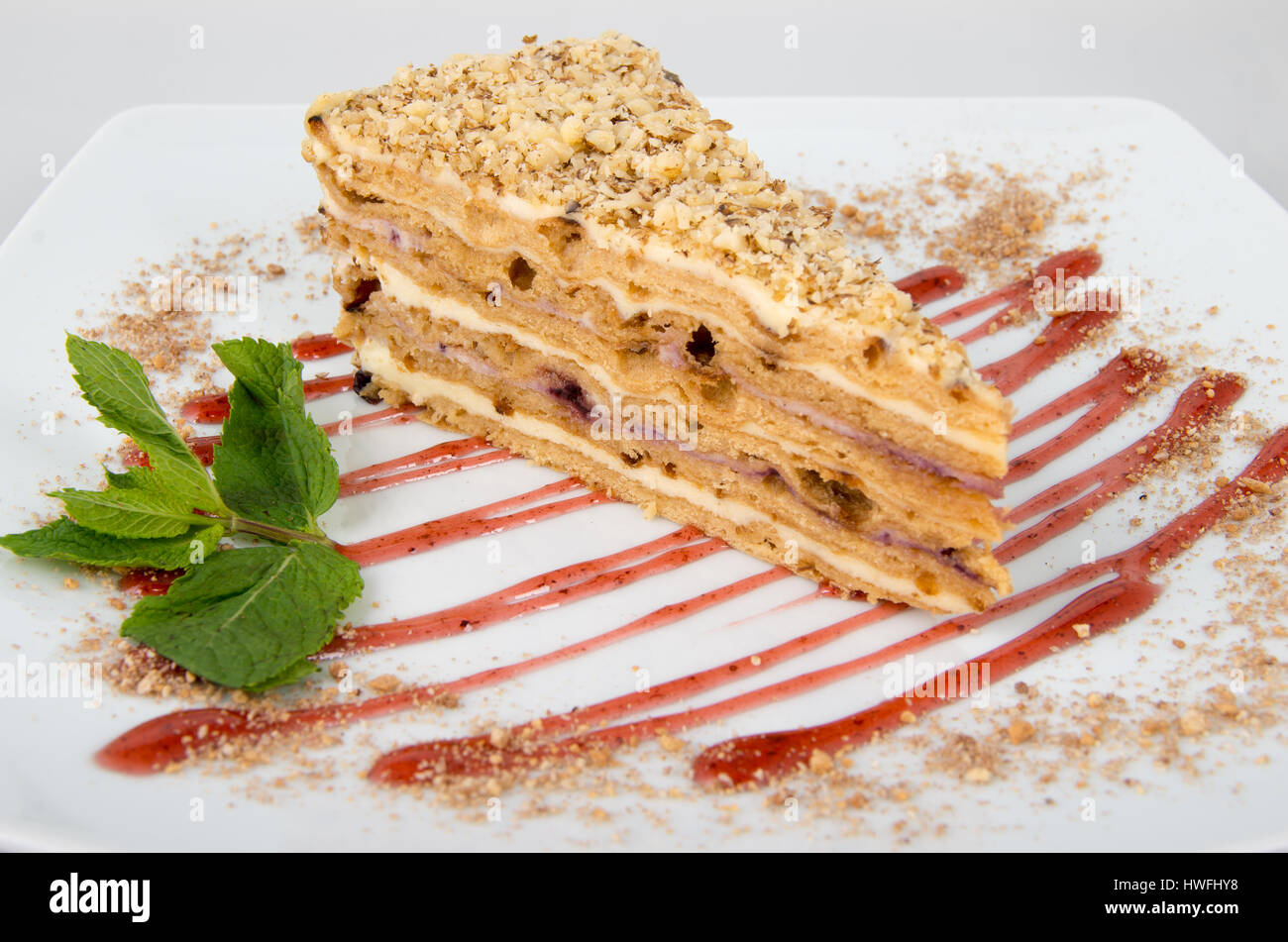Gâteau à la crème et les fraises. Banque D'Images