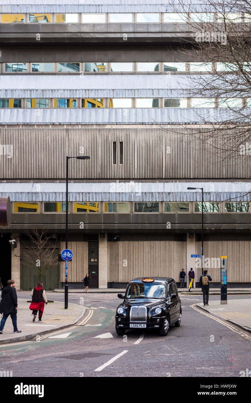 Sampson House, 64 rue Hopton, Londres, Royaume-Uni. L'architecture brutaliste, brutalisme, conçu pour la Banque Lloyds par Fitzroy Robinson & Partners. Banque D'Images