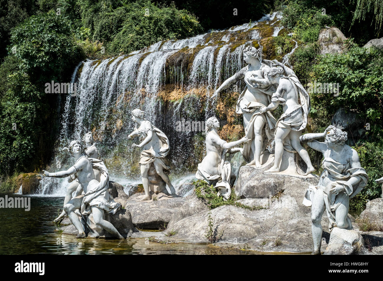 Le Diana bain : groupe de sculptures au Jardin du Palais Royal de Caserte Banque D'Images