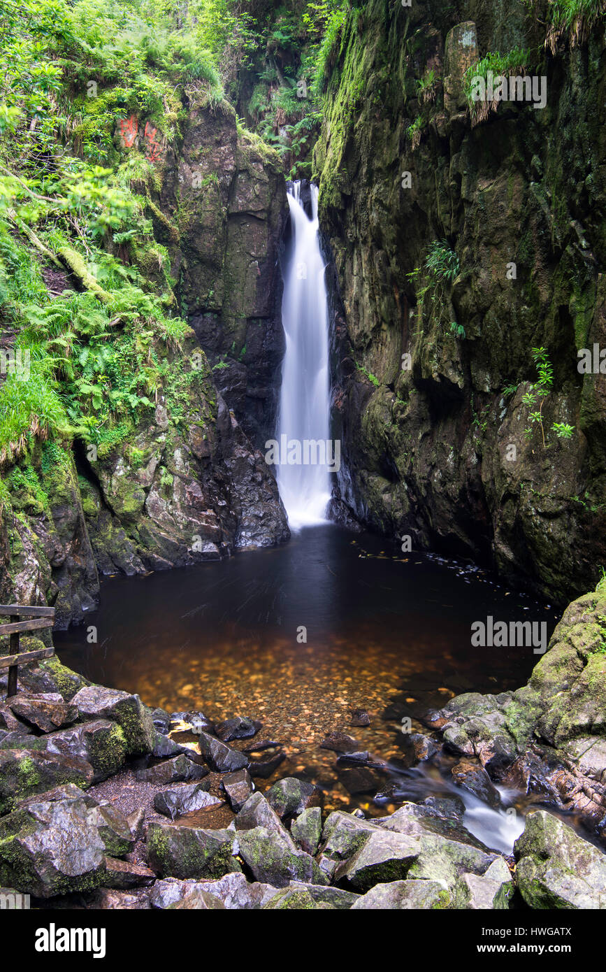 Force Stanley cascade, Birker Beck, Eskdale, Lake District, Cumbria, England, UK Banque D'Images